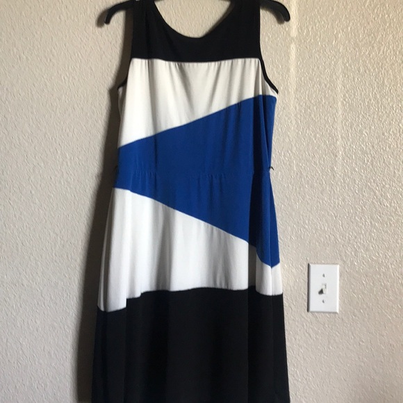 Dress - Picture 1 of 2